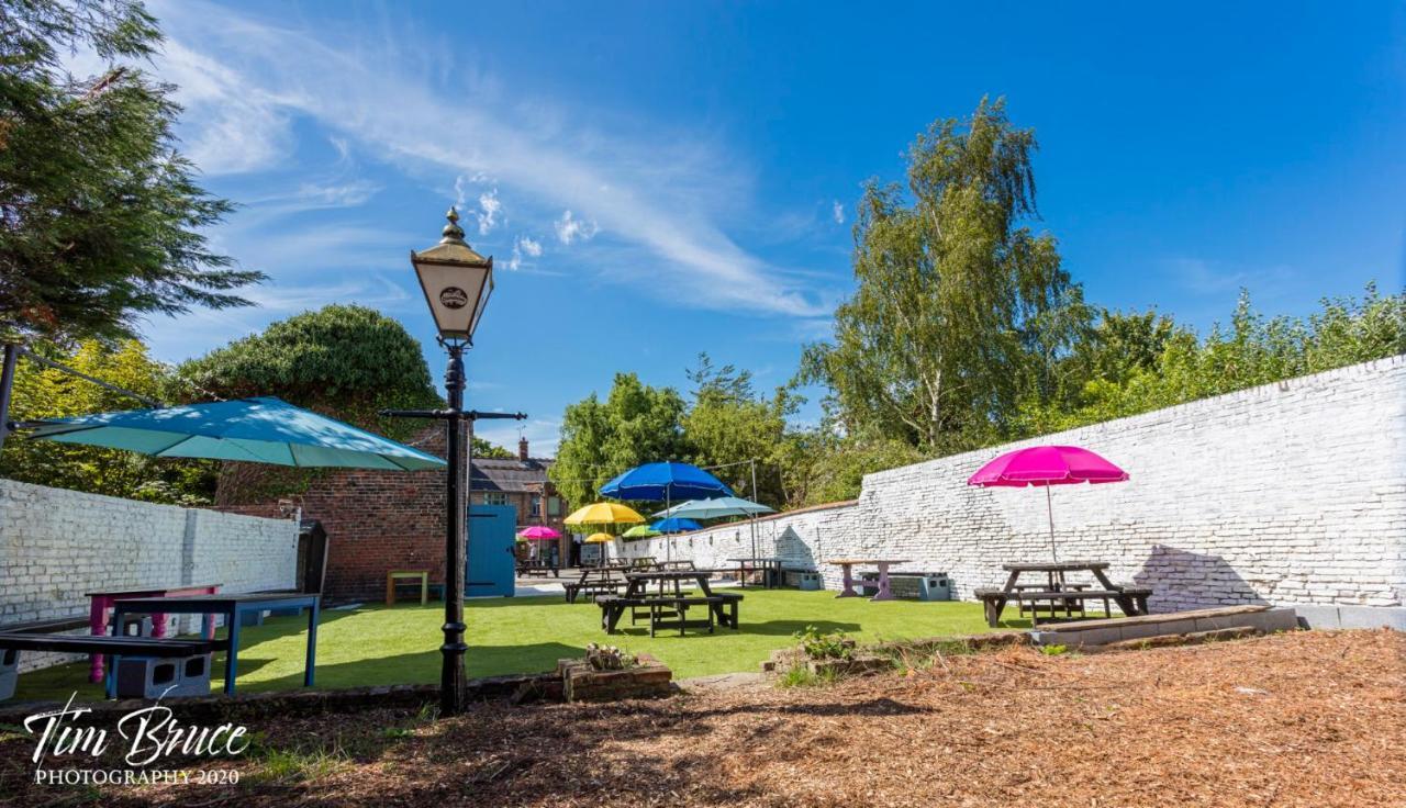 The Saddle Inn York Bagian luar foto