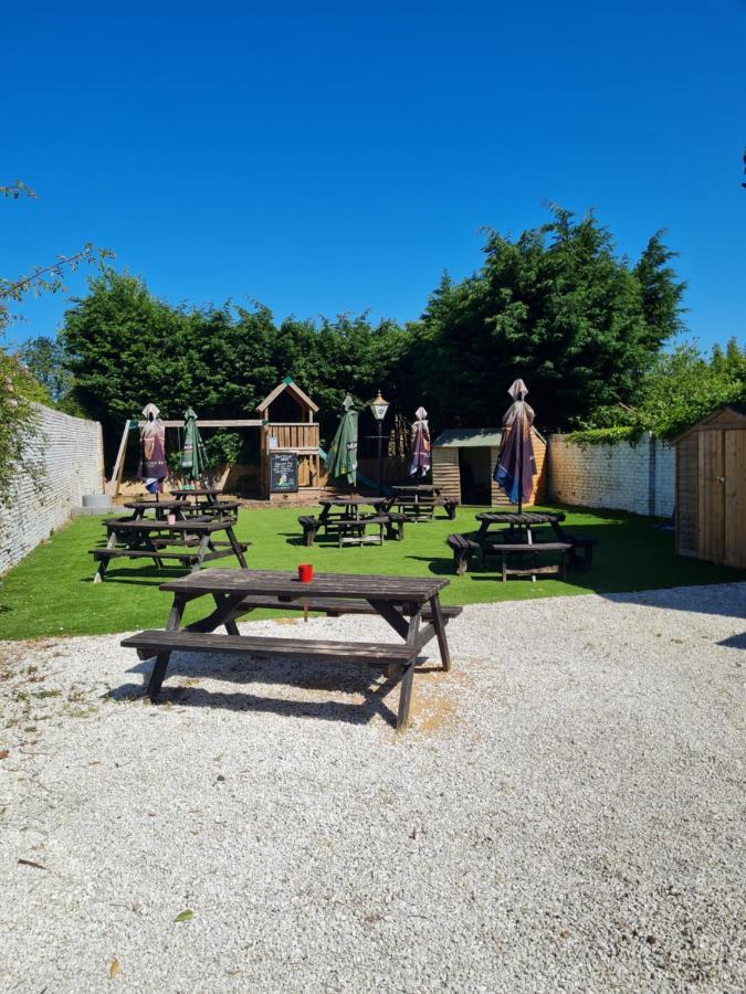 The Saddle Inn York Bagian luar foto