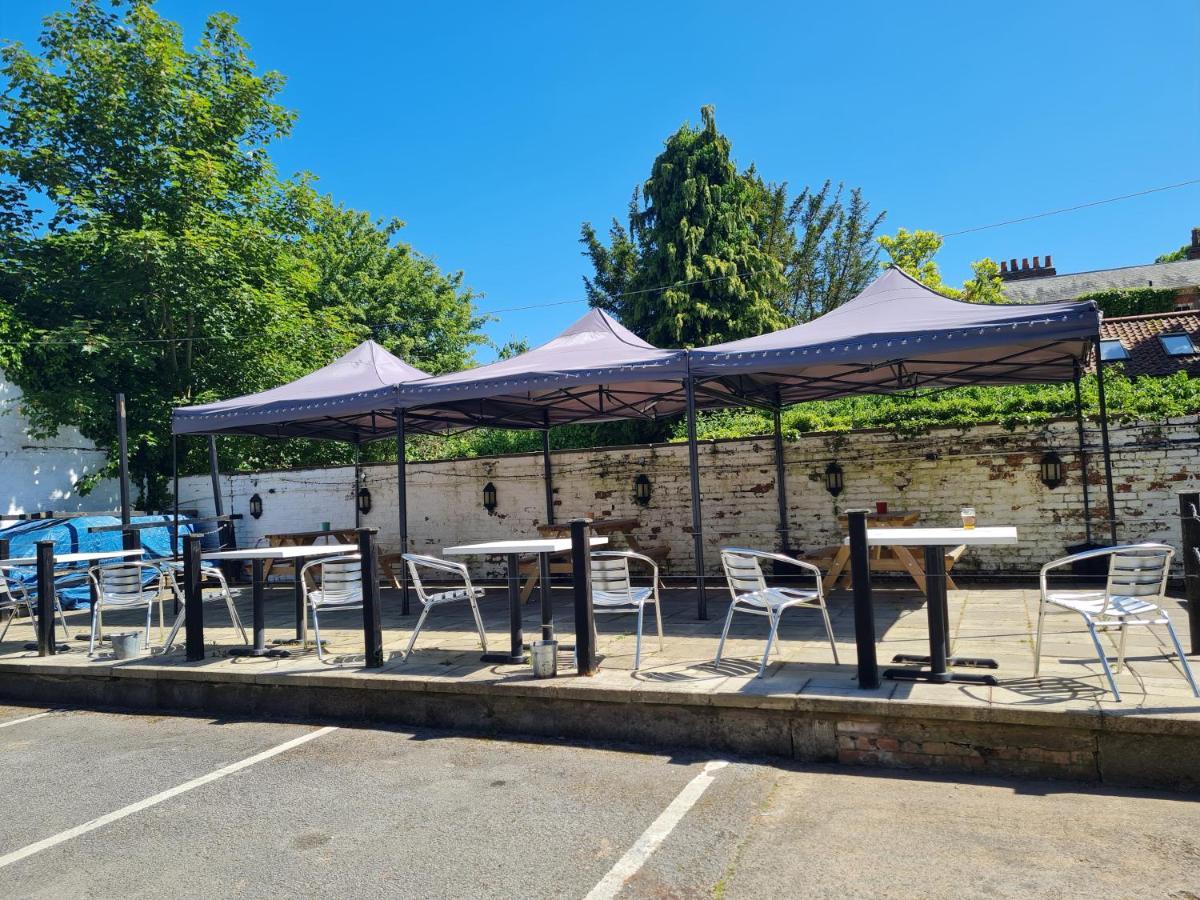 The Saddle Inn York Bagian luar foto