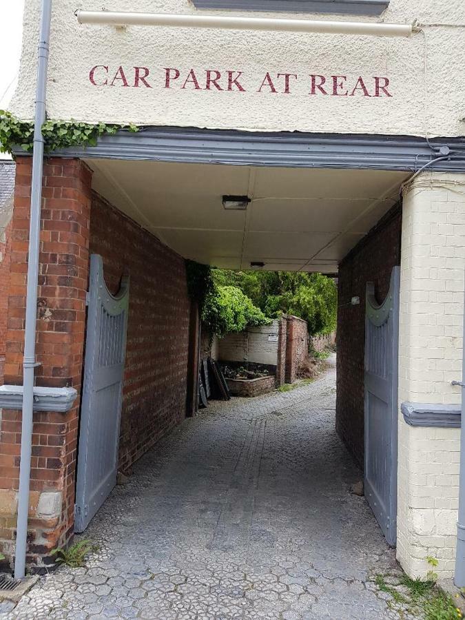 The Saddle Inn York Bagian luar foto